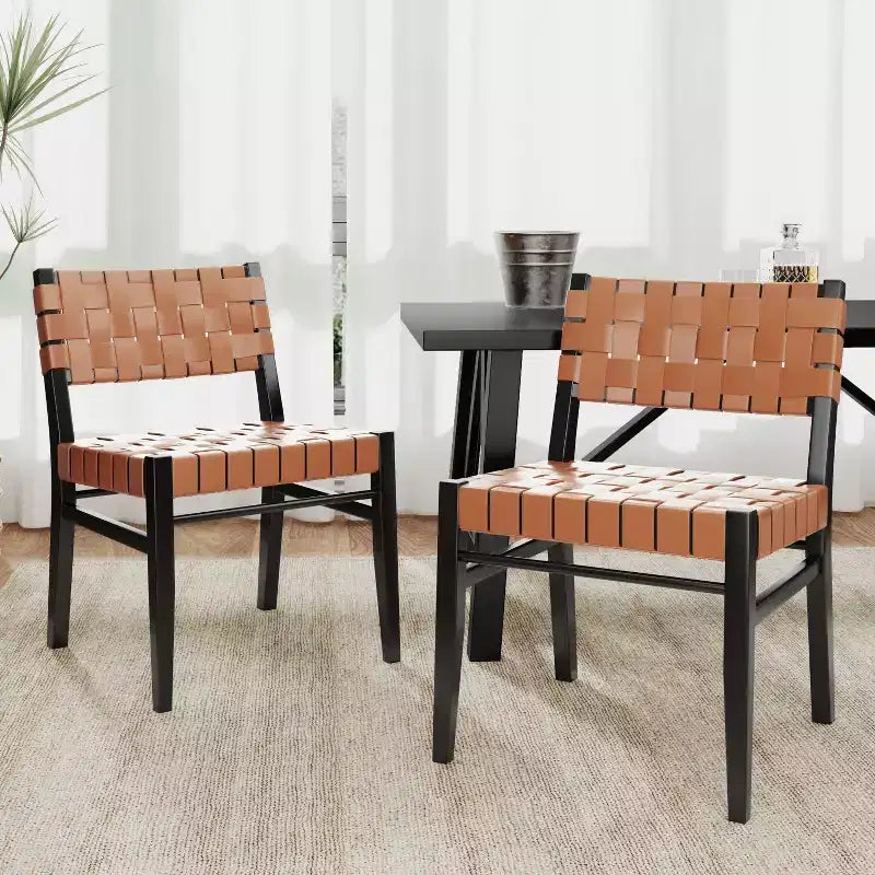 Christopher Knight Home Chaise de salle à manger Cassius en similicuir tressé et bois d'hévéa (lot de 2)