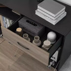 Meuble TV moderne 63" avec portes relevables et rangement, grain de bois gris, convient aux téléviseurs jusqu'à 70"