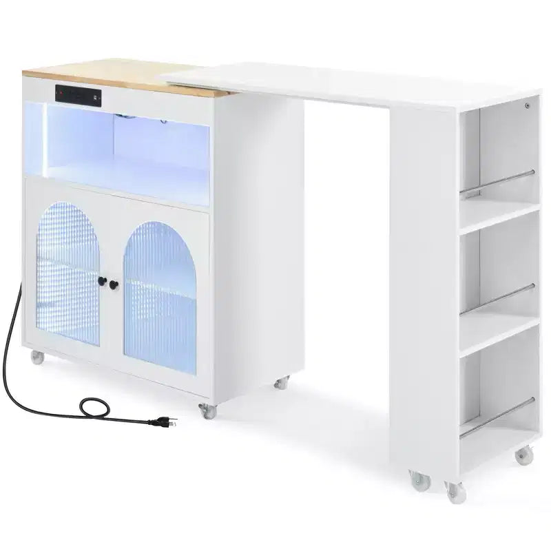 Îlot de cuisine roulant avec table extensible, éclairage LED, prises électriques, portes vitrées, rangement et étagères ouvertes