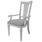 Chaise de salle à manger en lin gris clair avec accoudoirs, dossier à lattes, cadre en bois blanc vieilli, 106,7 cm H