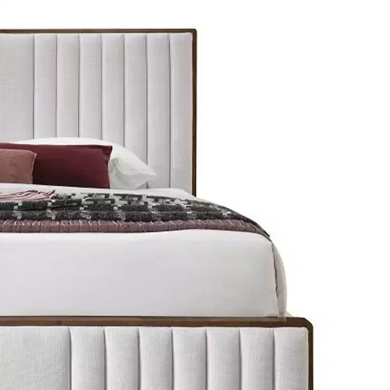 Lit plateforme King, beige, rembourrage en chenille, fini noyer, tête de lit capitonnée