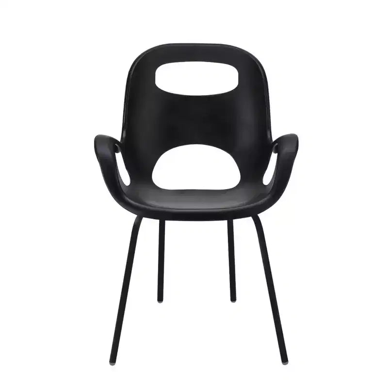 Chaise de salle à manger empilable, dossier incurvé, assise en polypropylène et pieds en acier, supporte 113 kg