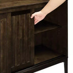 Buffet moderne du milieu du siècle de 137 cm avec portes coulissantes, étagères réglables et gestion des câbles