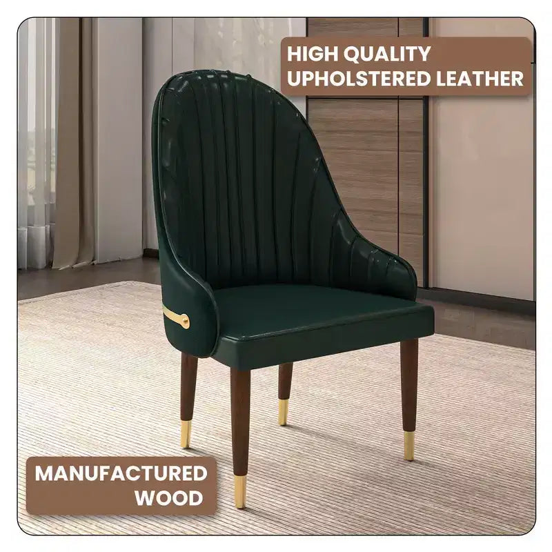 Chaise de salle à manger à dossier haut, dossier ondulé en similicuir, cadre en bois d'hévéa et accents dorés, 150 kg