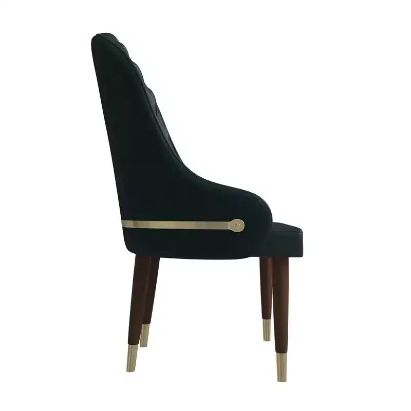 Chaise de salle à manger à dossier haut, dossier ondulé en similicuir, cadre en bois d'hévéa et accents dorés, 150 kg
